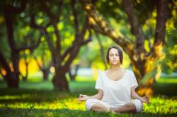 AYX体育赛事-2026世界杯之夜，利拉德的存在感如何拉满篮球与足球的跨界舞台