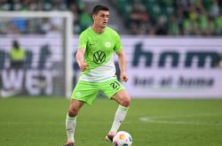 爱游戏体育-沃尔夫斯堡中场表现出色跻身射手榜前列的简单介绍