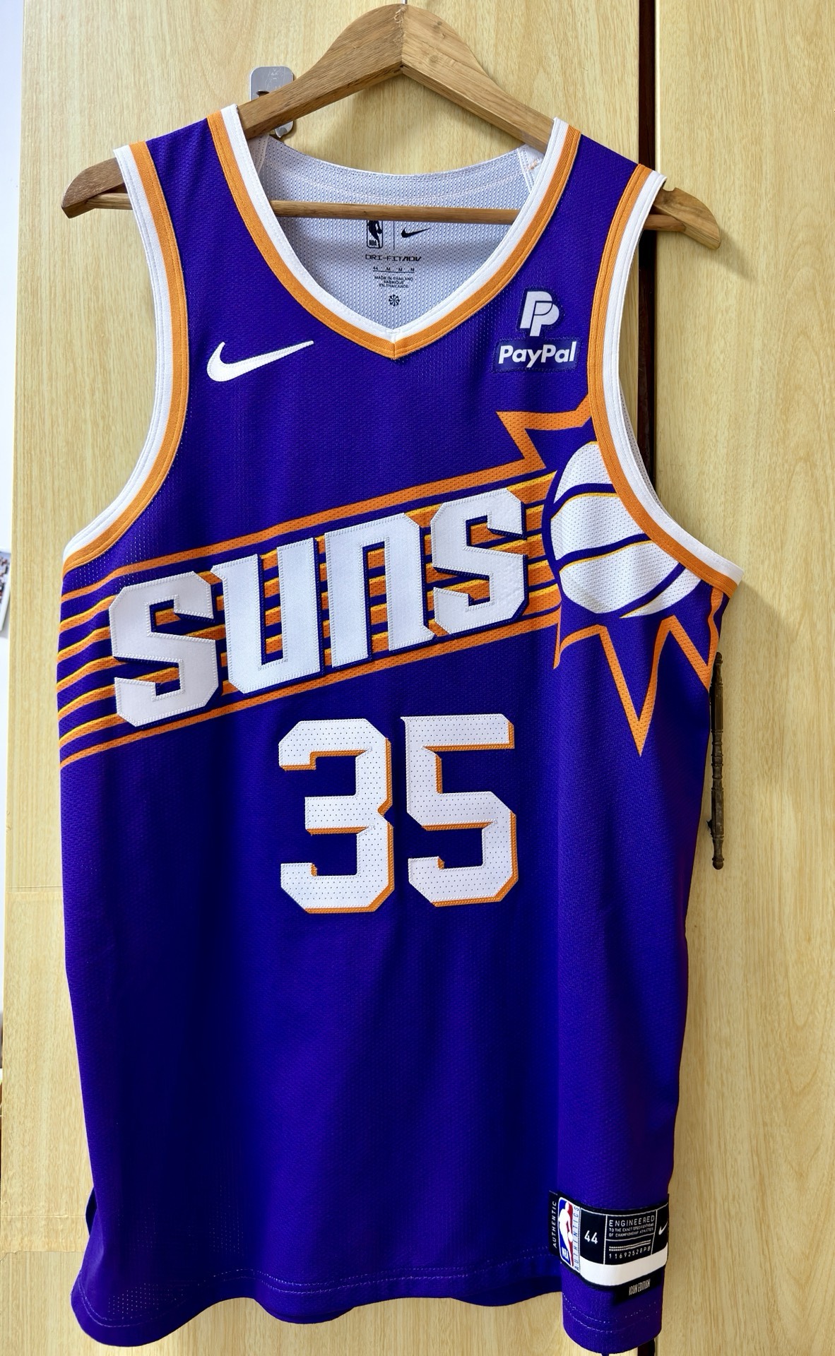 太阳发布新赛季球衣设计，引发球迷热议的简单介绍