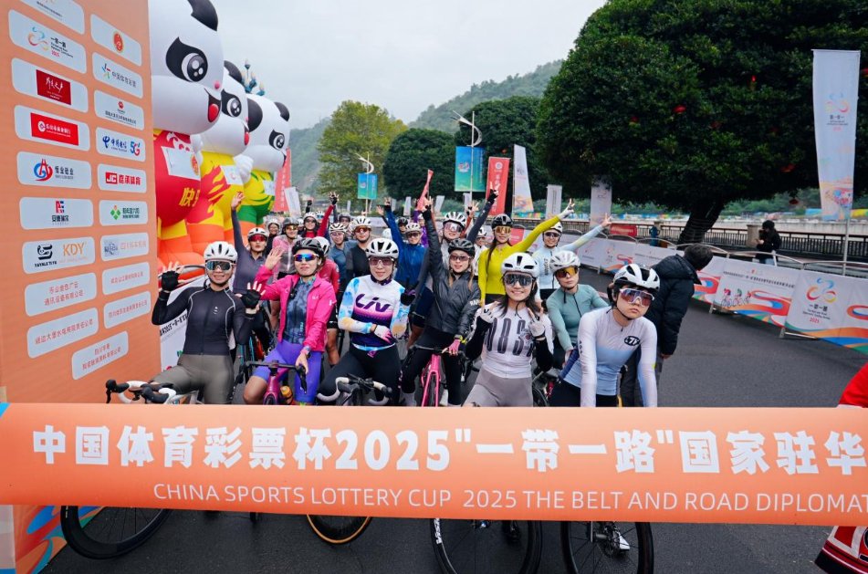 自行车选手风驰电掣夺得金牌的简单介绍 自行车选手风驰电掣夺得金牌的简单介绍