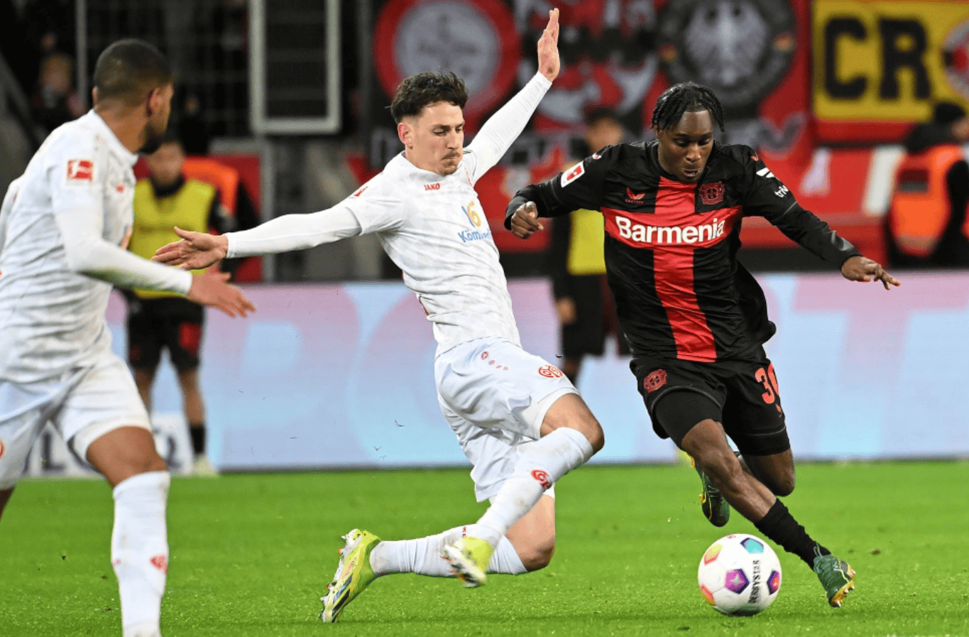 关于勒沃库森客场力克沃尔夫斯堡，豪取三分的信息