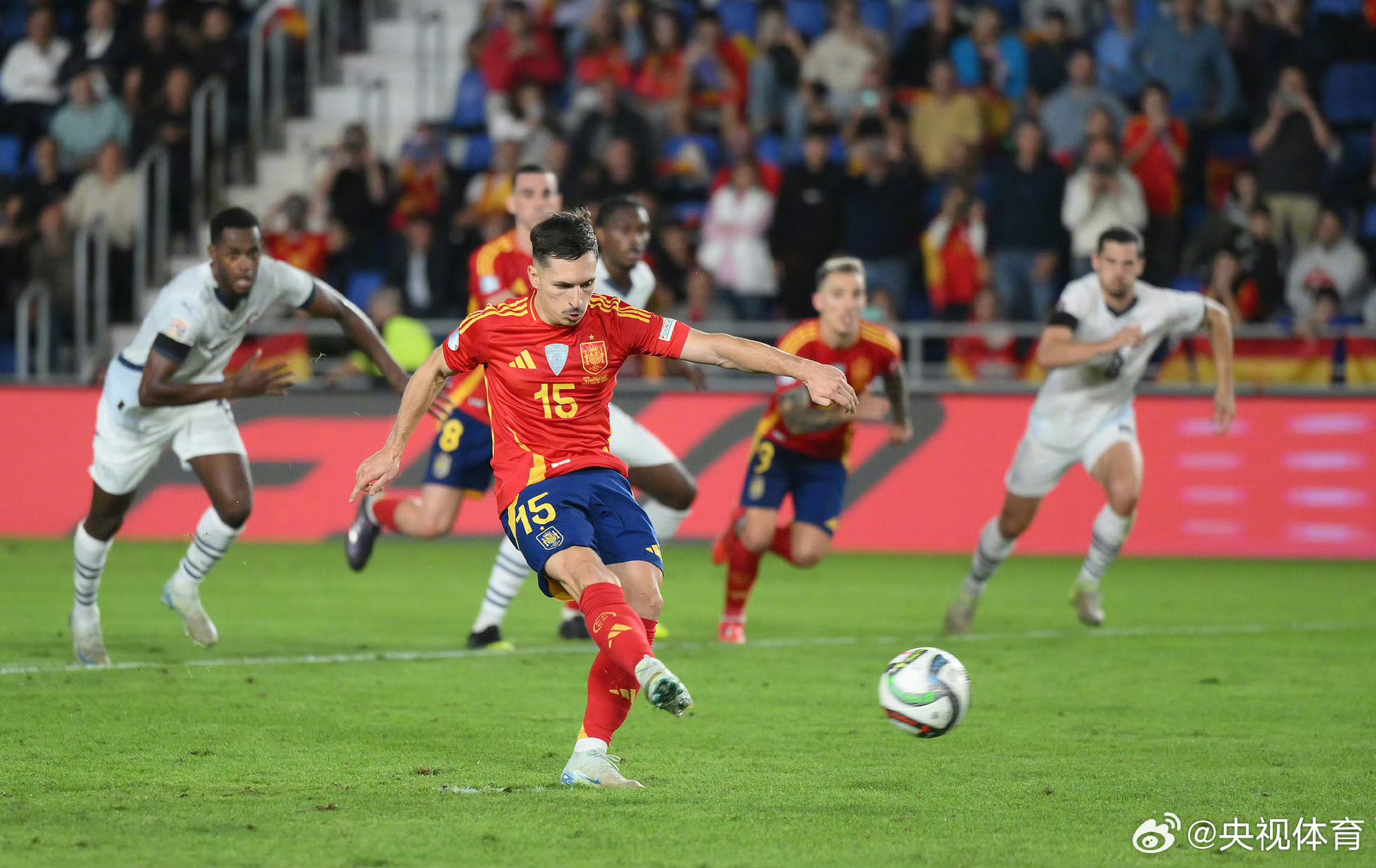 包含完美表现！欧洲足坛豪强再添佳绩的词条