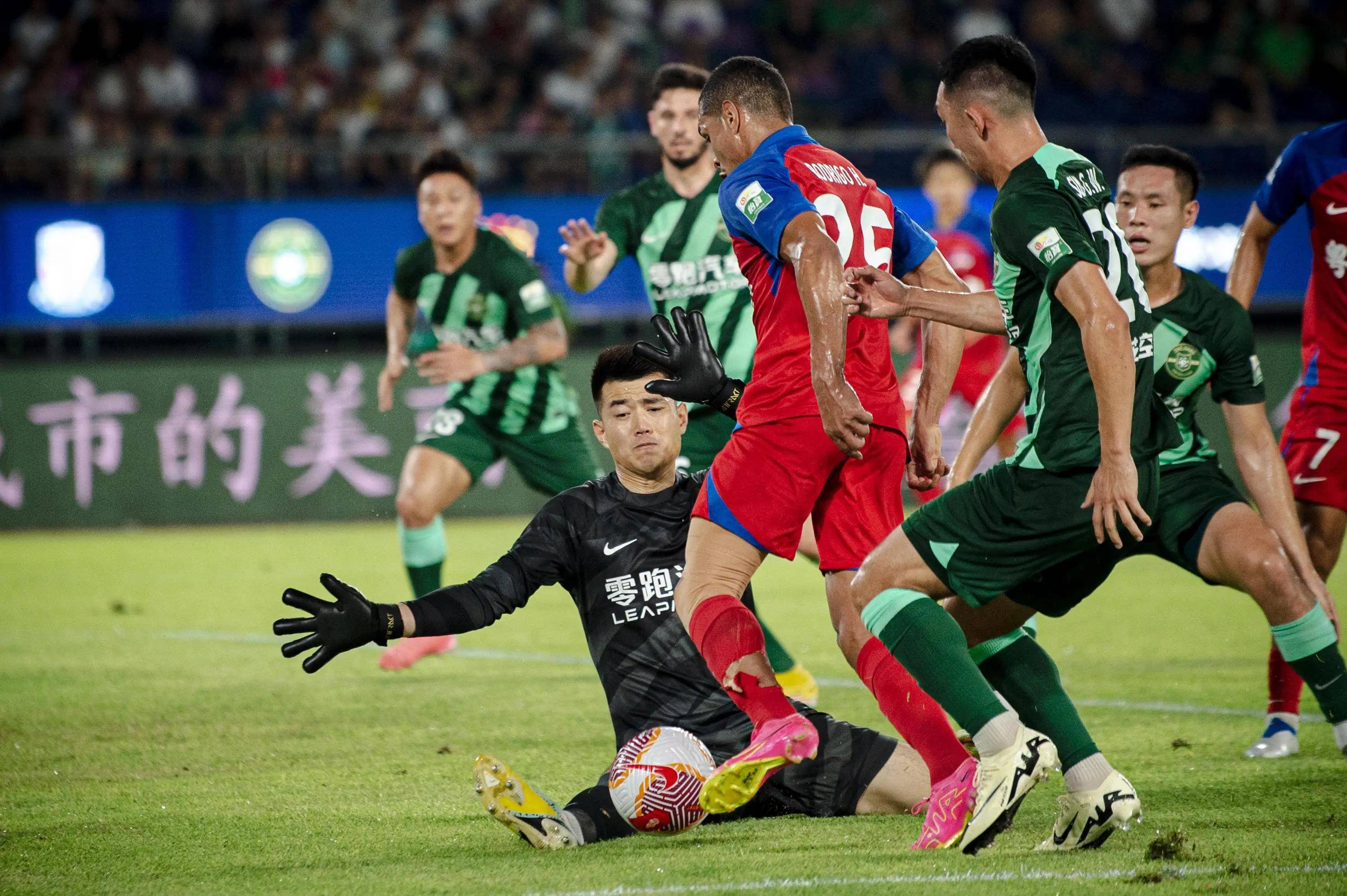 主场作战一路领先，球队晋级成功