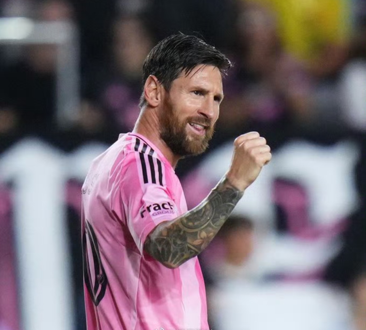 巴萨客场惨败，梅西再次无奈