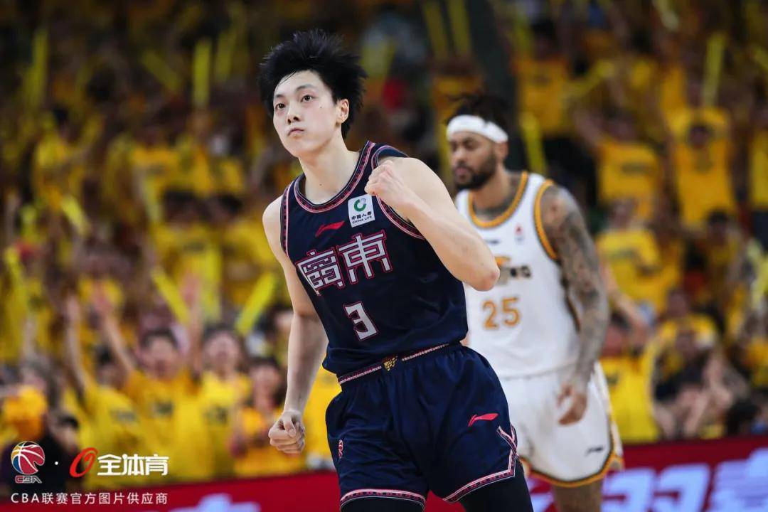 法国鏖战日本，德容三分雨点燃全场的简单介绍