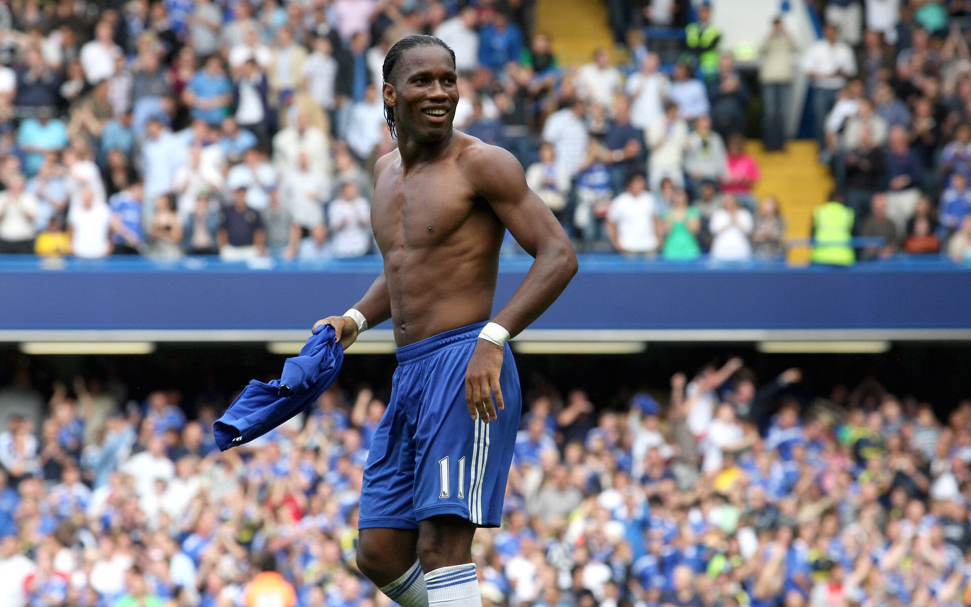 世界排名争夺战之夜，阿圭罗惊艳四座，一记改写历史的弧线