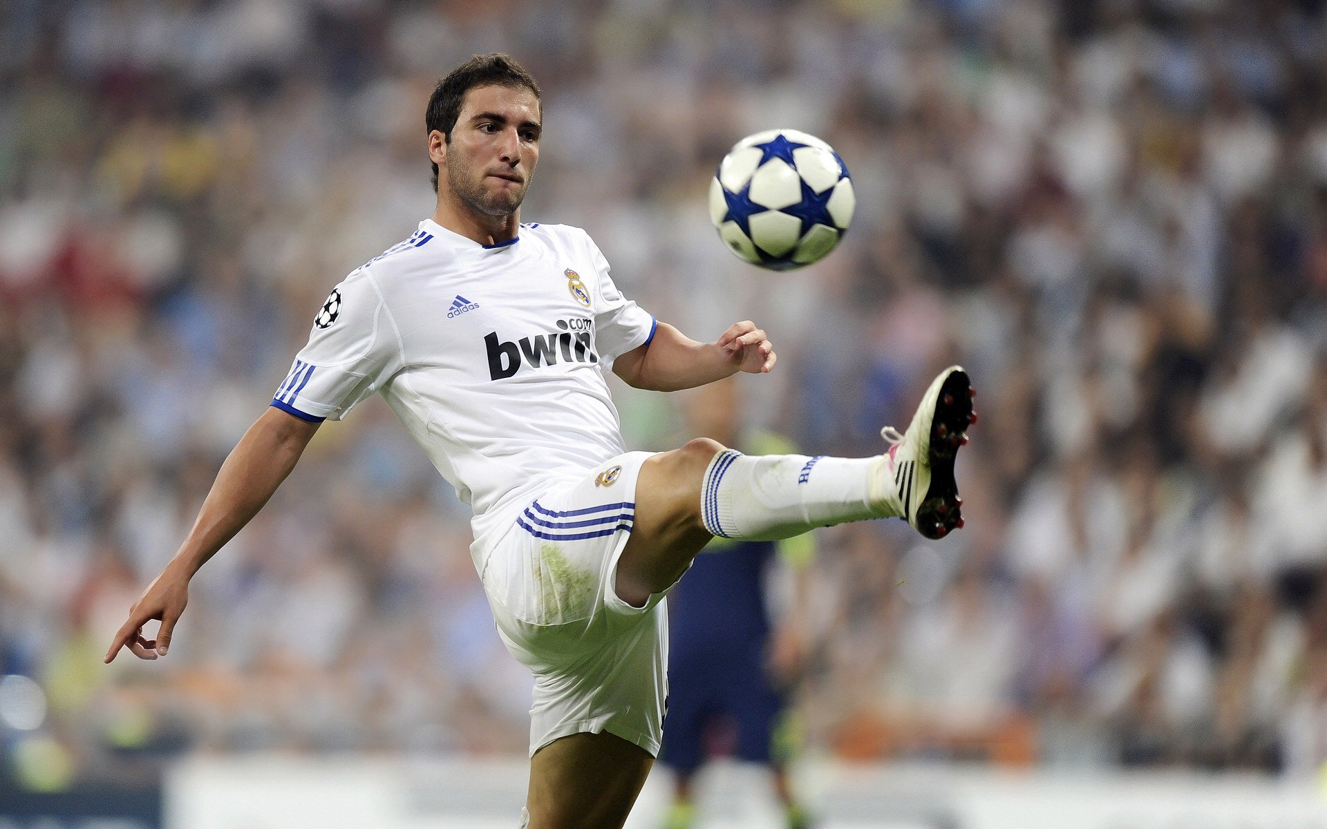 跨界狂想,劳塔罗NBA接管比赛,莱比锡红牛踏平希腊